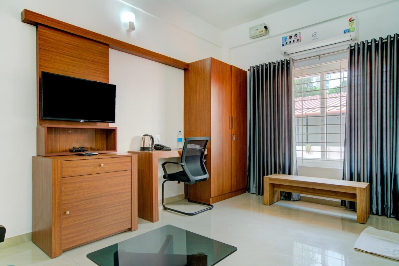 Vaccinated Staff- Capital O 74715 Phoenix Holidays Hotel Kochi Exterior foto